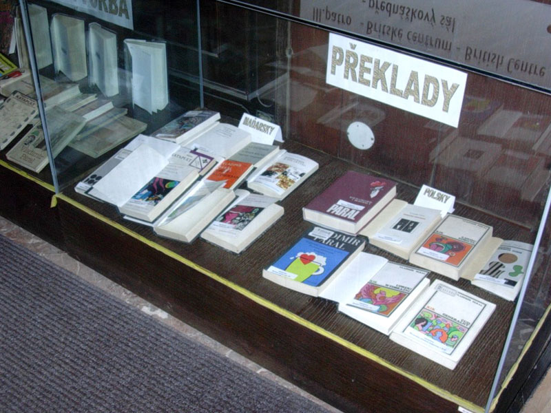 Překlady knih V. Párala nejen do maďarštiny a polštiny, ale i němčiny, angličtiny, holandštiny či estonštiny zapůjčila Národní knihovna ČR