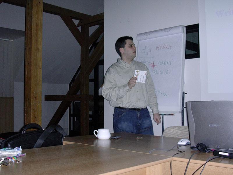 Marek Semančík přednášel 16.3.2005 o práci s tabulkami v Open Office