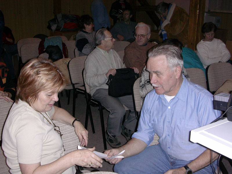 Za vrcholy a divokou zvěří do rovníkové Afriky byl název cestopisné besedy s Karlem a Svatavou Plechačovými (na obr.) konané 25.1.2006