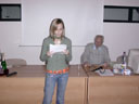 Sdělí nám své jméno dívka, která 31. ledna 2006 četla svou práci ze sborníku Tady jsme doma?