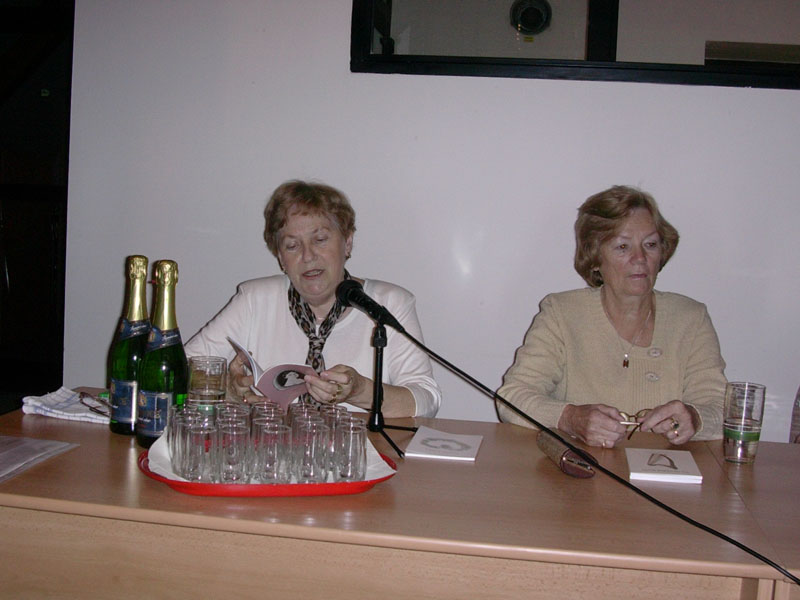 14. listopadu četly ze svých knih Alena Melicharová (nalevo) a Libuše Svobodová