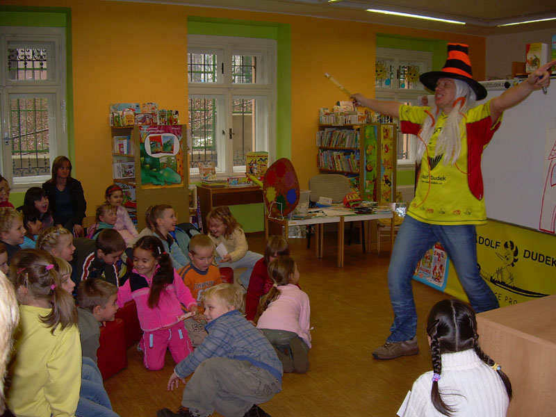 V  zábavném pořadu jim přiblížil dětskou knihu