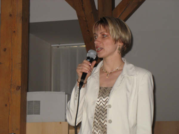 Záběr z besedy s cestovatelkou a etnoložkou Janou Štefanikovou 8. dubna 2008