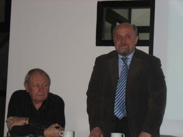 Oční lékař Pavel Sušický a imunolog Josef Richter hovořil 9.4. o nejčastějších očních chorobách, o jejich moderní léčbě, hygieně zraku a jeho ochraně před škodlivinami