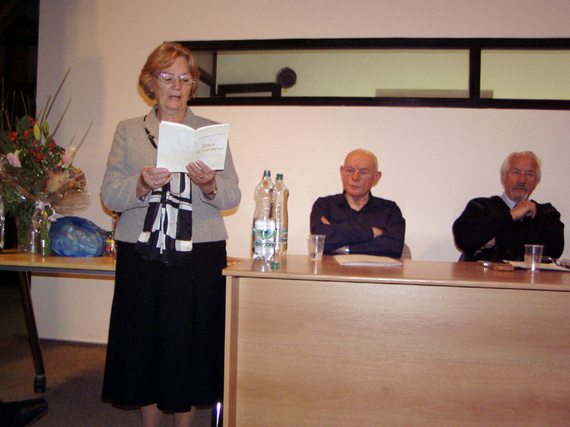 Libuše Svobodová při četbě úryvku z knihy V. Mušky