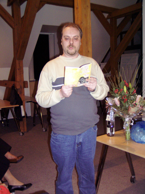 Jaroslav Endrych  při četbě úryvku z knihy V. Mušky