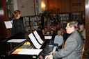 Na klavír hrál Václav Krahulík mladší a zpíval oubor Bel canto