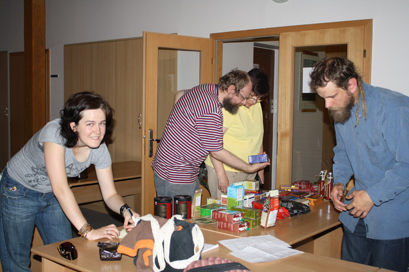 Při besedě konané 20.5. byl velký zájem o ochutnávku výrobků s certifikátem Fair Trade