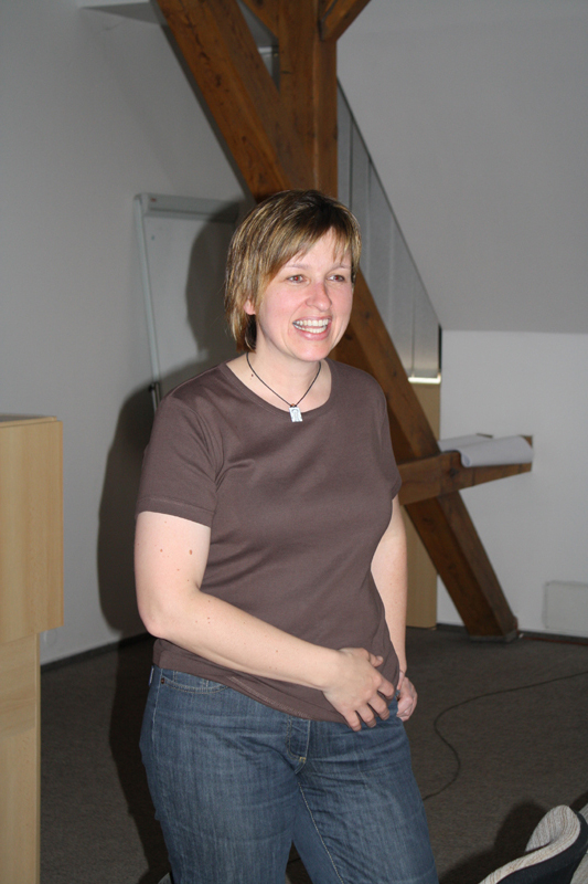 27. 4. přednášela o problematice sluchově handicapovaných  Mgr. Pecharová z Ústavu zdravotnických studií v Ústí nad Labem