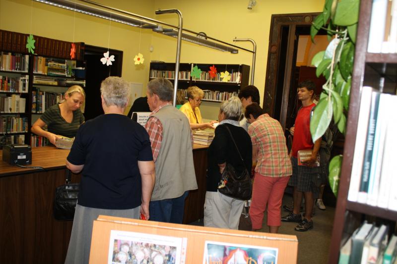 9. srpna po třech týdnech se opět otevřela půjčovna beletrie a populárně naučné literatury