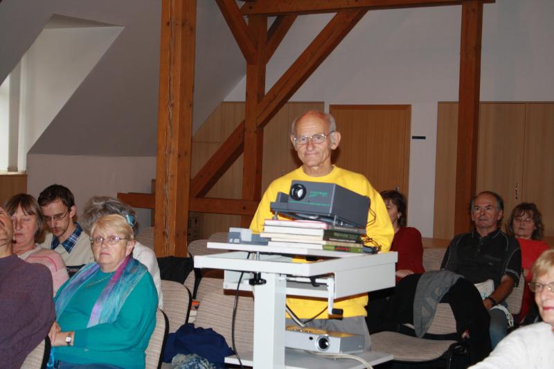 Beseda s Karlem Stupkou nejen o památkách Mexika a Filipín, ale i o životě tamních obyvatel proběhla 29. září