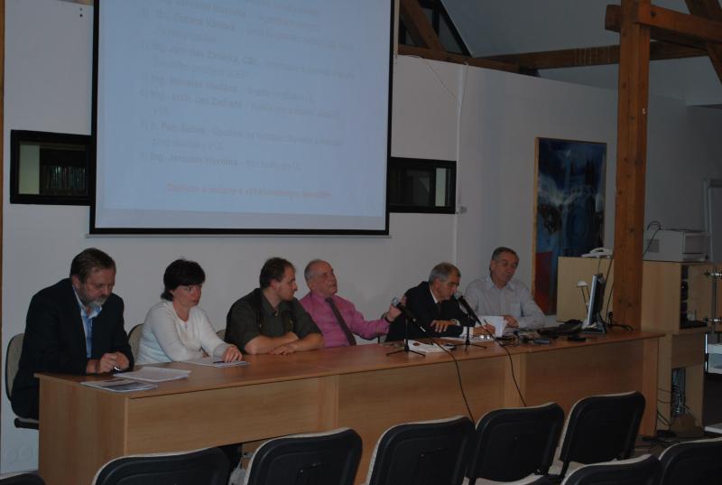 O ekologii mohli ústečtí obyvatelé diskutovat 6.10. s  Jaroslavem Zahálkou, Miloslavem Hladěnou, Petrem Šebkem, Janem Zadražilem a Jaroslavem Hovorkou