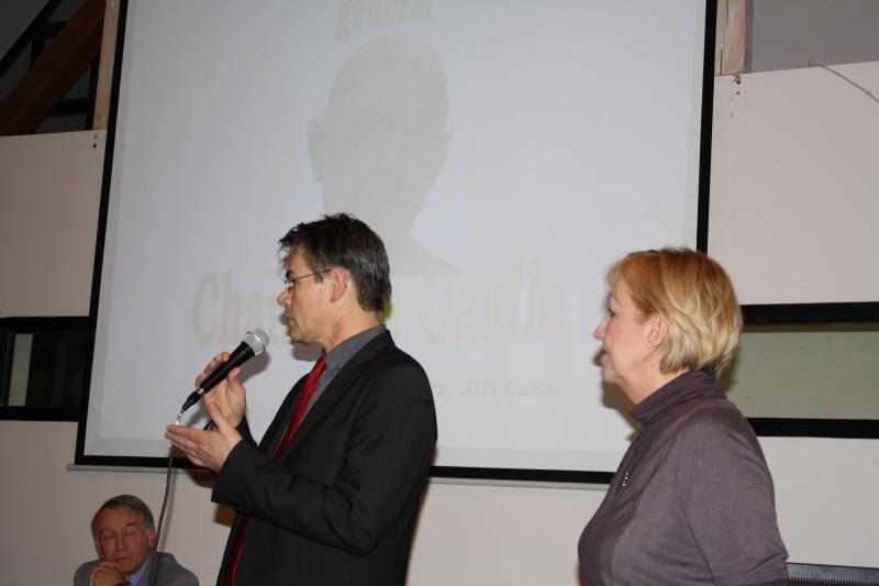 24.11. Významné osobnosti Francie (ve spolupráci s Česko-francouzským klubem), zleva Jiří Lazar, Jaroslav Neužil a Marcela Kroupová