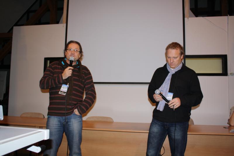 25.11. prezident festivalu Voda - moře - oceány Steve Lichtag (vlevo)