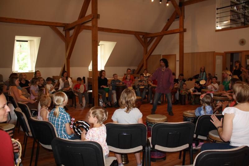 jak se bubnuje v knihovně
