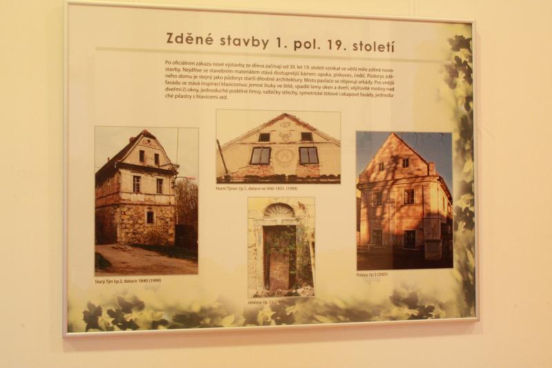 1.-30. 4., Výstava Domy, domky i chaloupky