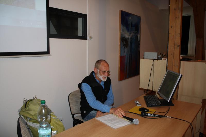 29. 4., Nepál 2011 - pěšky pod nejvyšší horu světa, beseda s P. Štýbrem